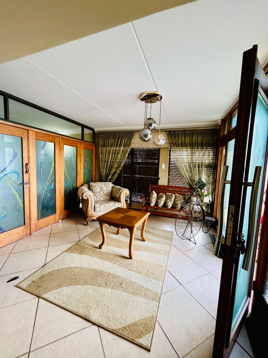 6 Bedroom Property for Sale in Tergniet Western Cape